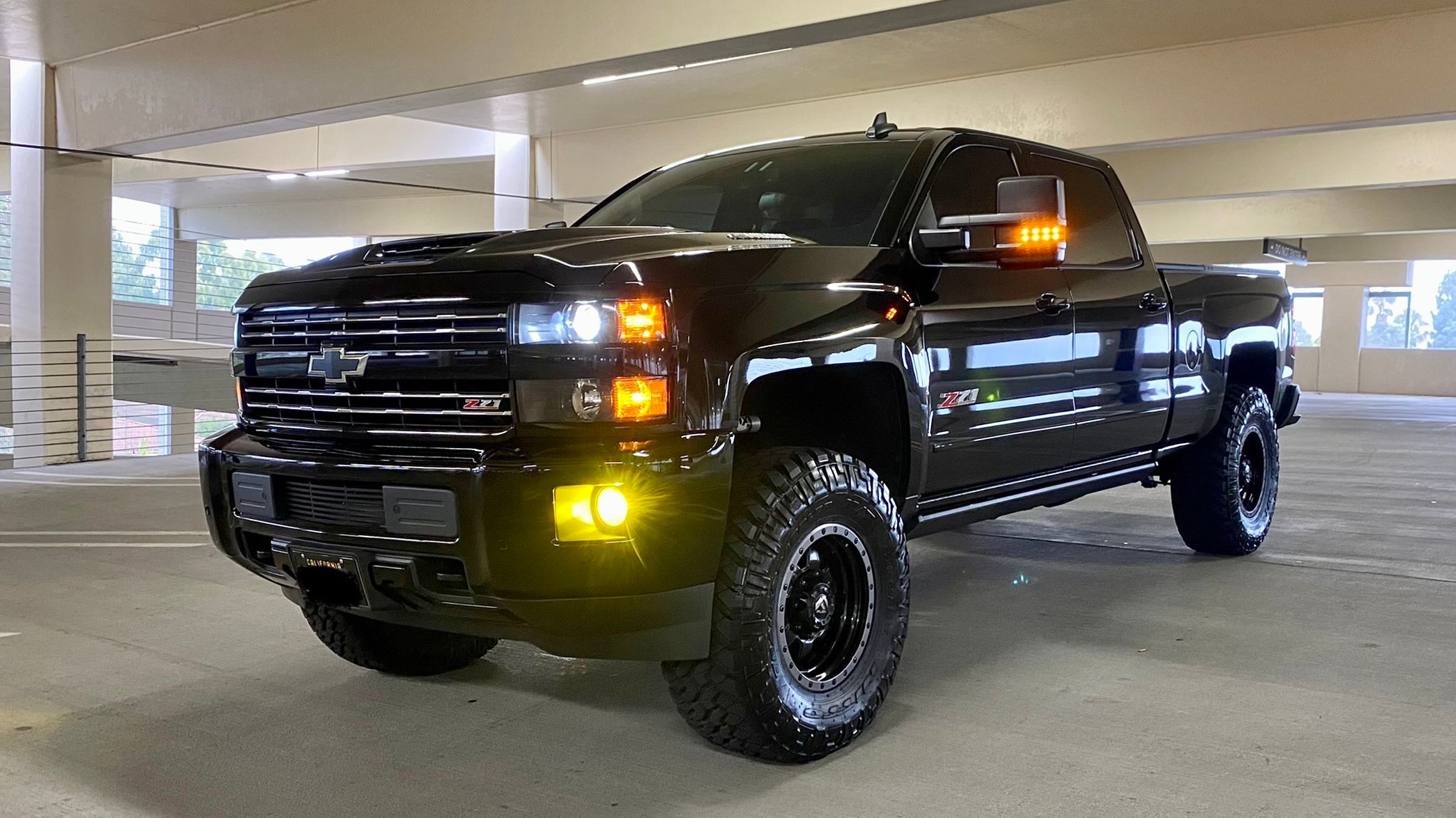 View build 3.5 Inch Lifted 2019 Chevy Silverado 2500 HD 4WD | Rough Country