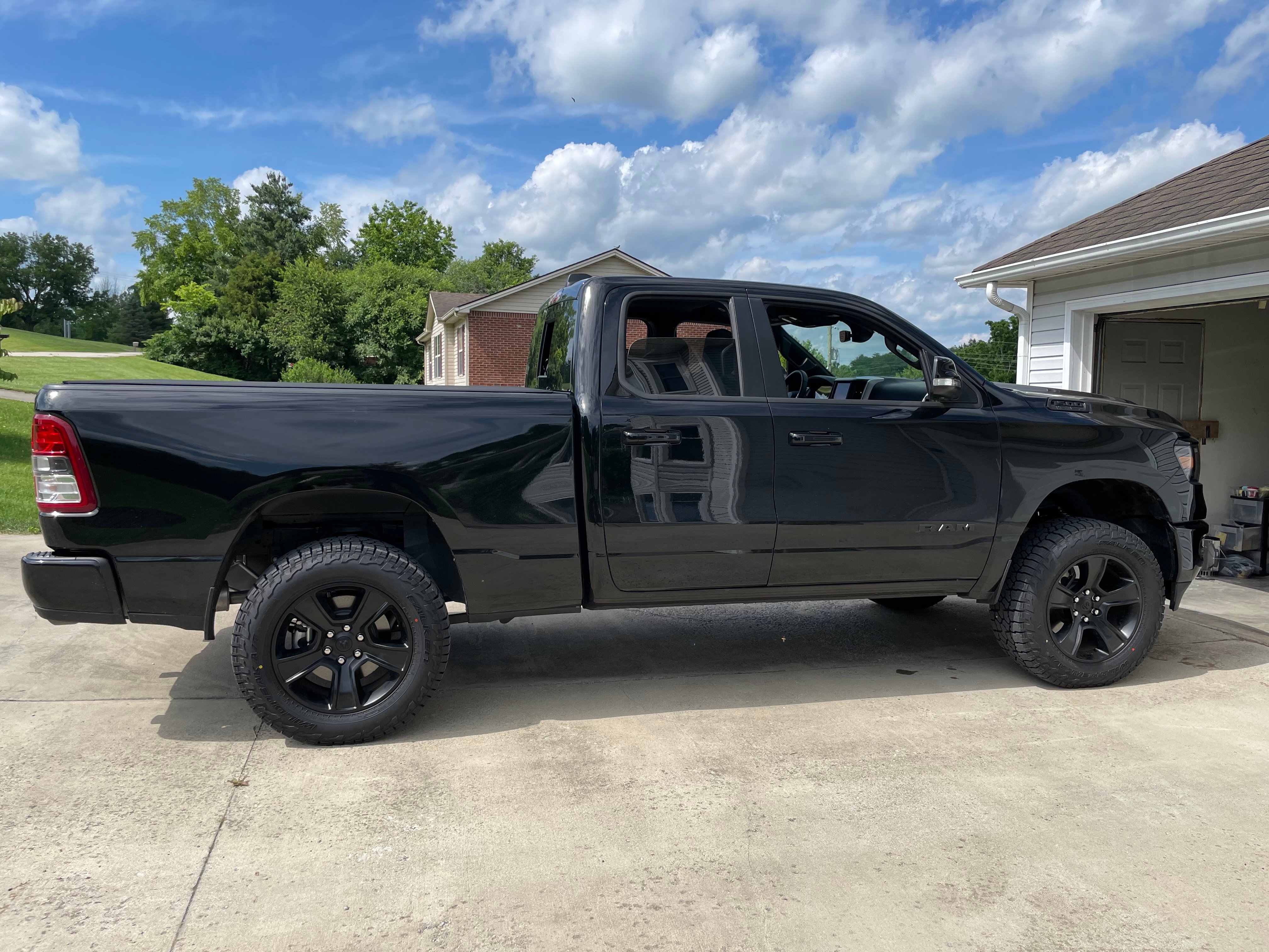 View build 3.5 Inch Lifted 2022 Ram 1500 4WD | Rough Country