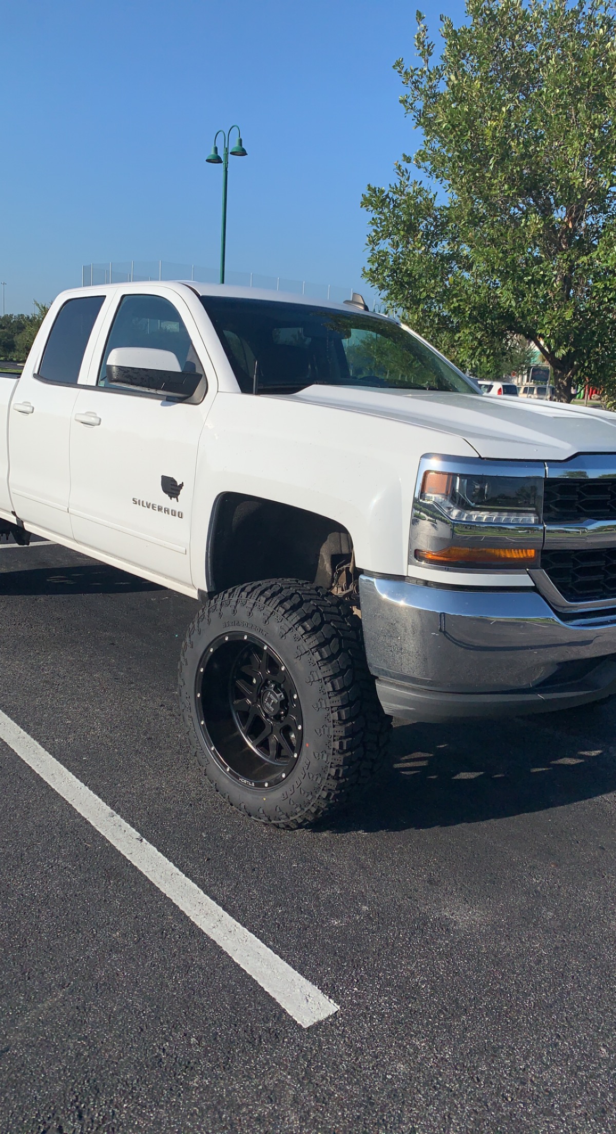 View build 7 Inch Lifted 2018 Chevy Silverado 1500 2WD | Rough Country