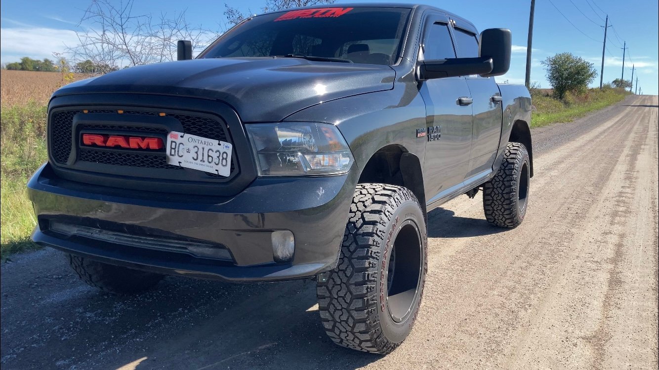 View build 3 Inch Lifted 2018 Ram 1500 4WD | Rough Country
