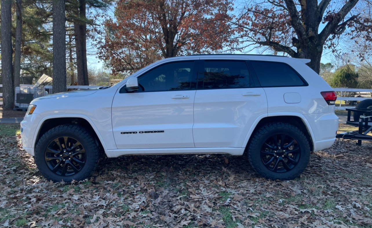 View Build 2 5 Inch Lifted 2017 Jeep Grand Cherokee 4wd Rough Country