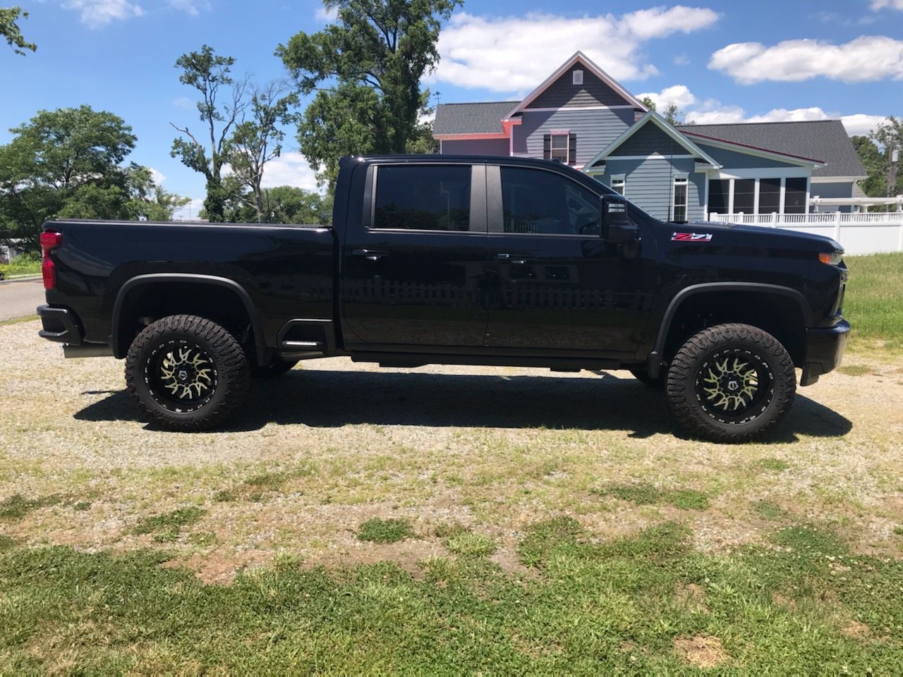 View build 3 Inch Lifted 2021 Chevy Silverado 2500 HD 4WD | Rough Country