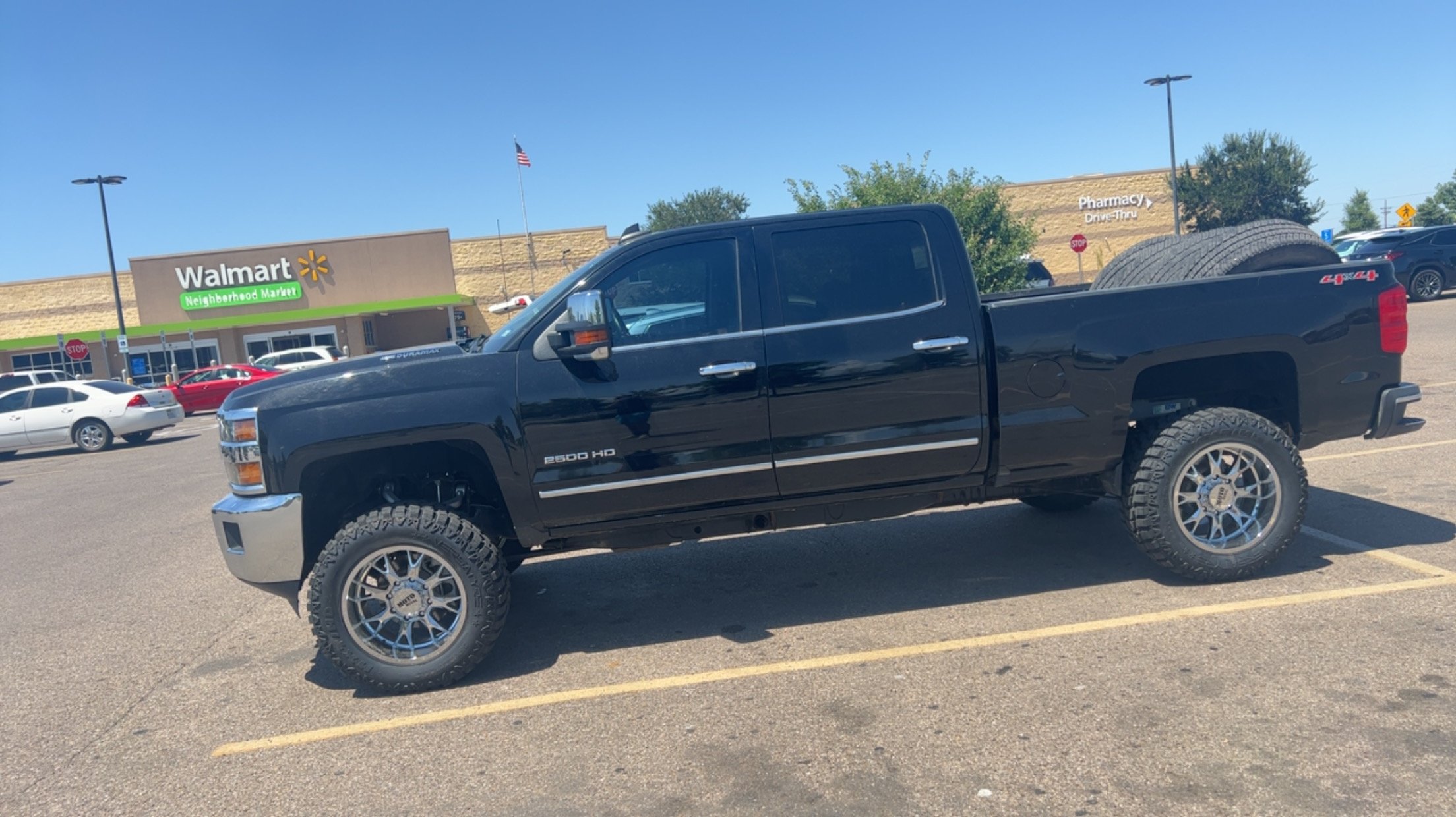 View build 3.5 Inch Lifted 2016 Chevy Silverado 2500 HD 4WD | Rough Country