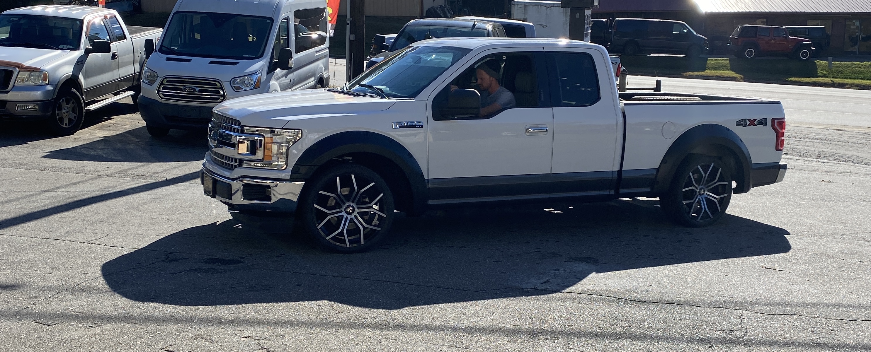 View Build 2 Inch Lifted 2020 Ford F 150 4wd Rough Country 