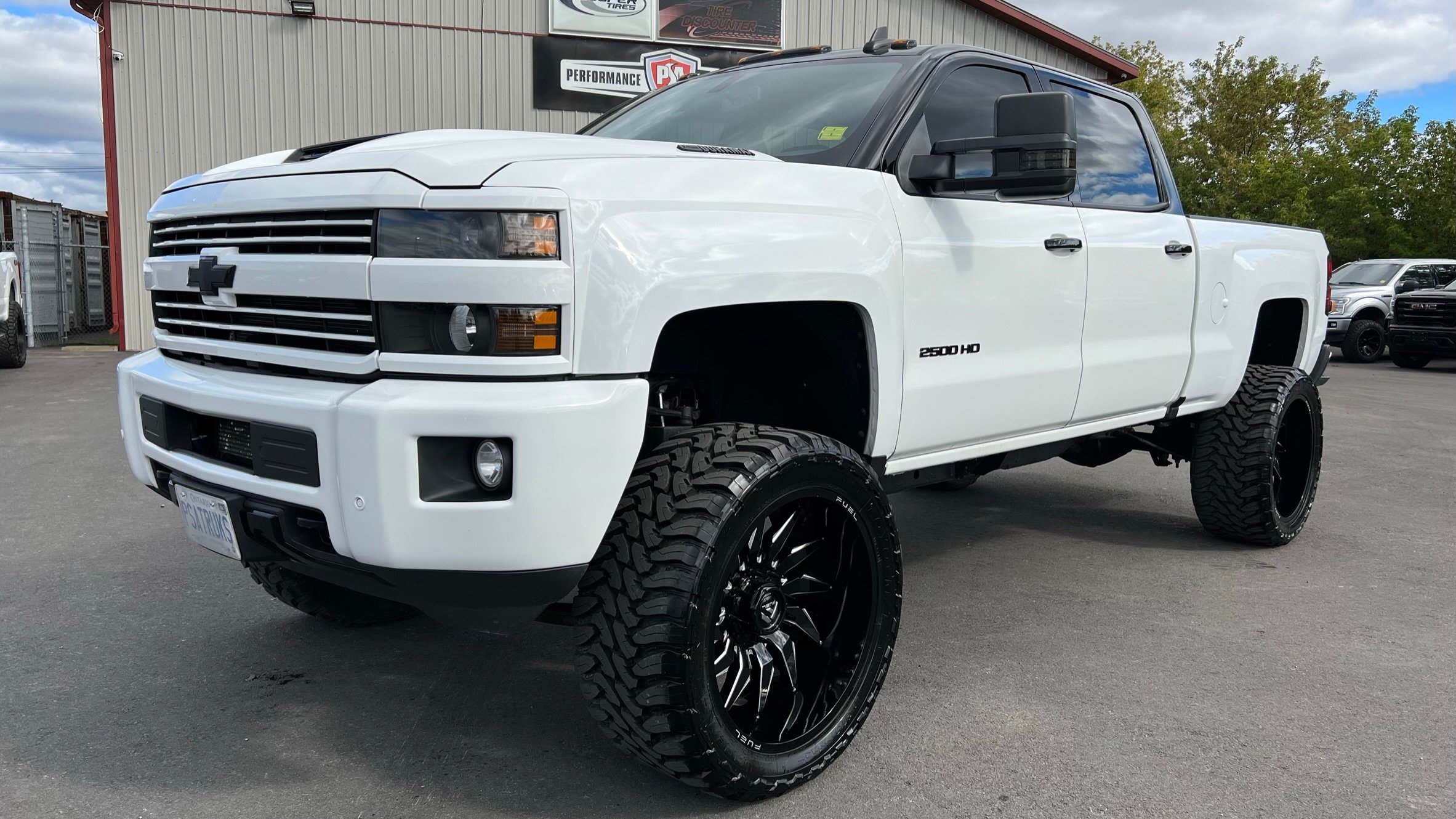 View build 7.5 Inch Lifted 2018 Chevy Silverado 2500 HD 4WD | Rough Country