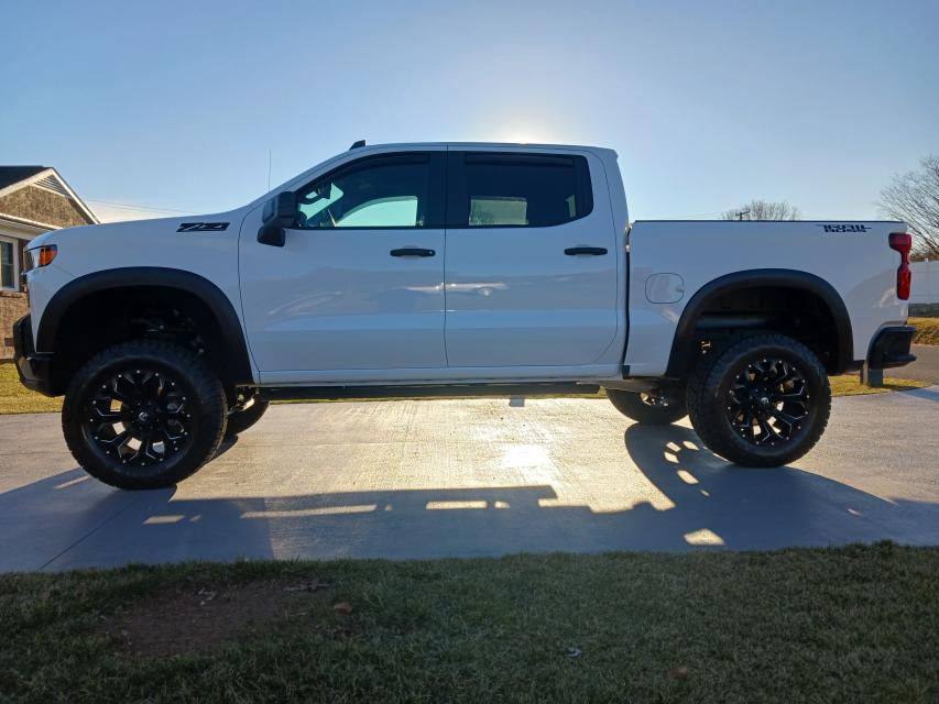 6 Inch Lifted 2021 Chevy Silverado 1500 4WD | Rough Country