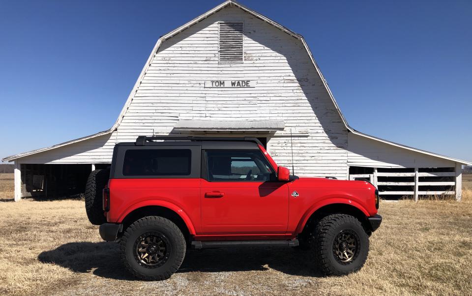 Ford Bronco garage - Ford Bronco - Hoodie