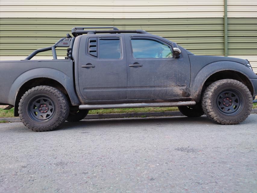 lifted frontier 4x4