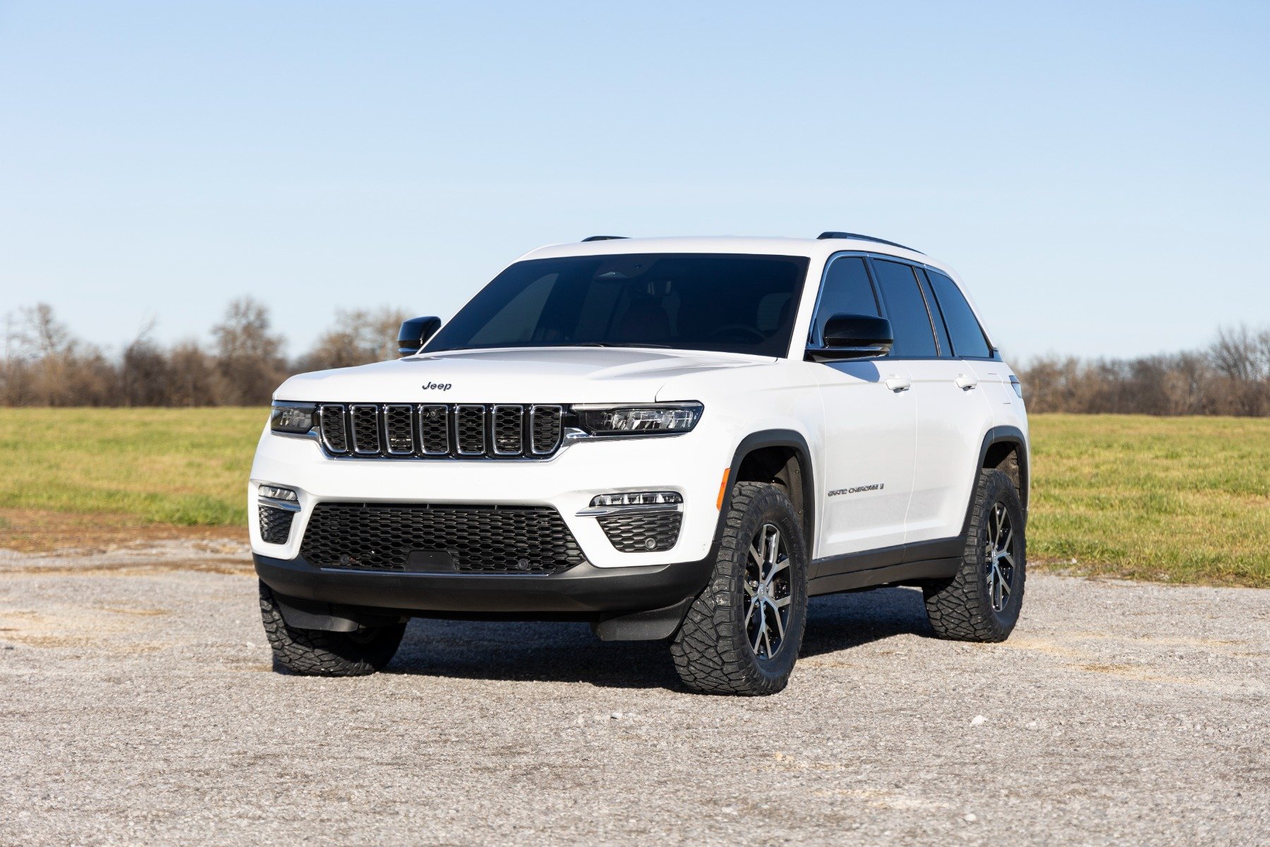 View build 1 inch Lifted 2023 Jeep Grand Cherokee | Rough Country