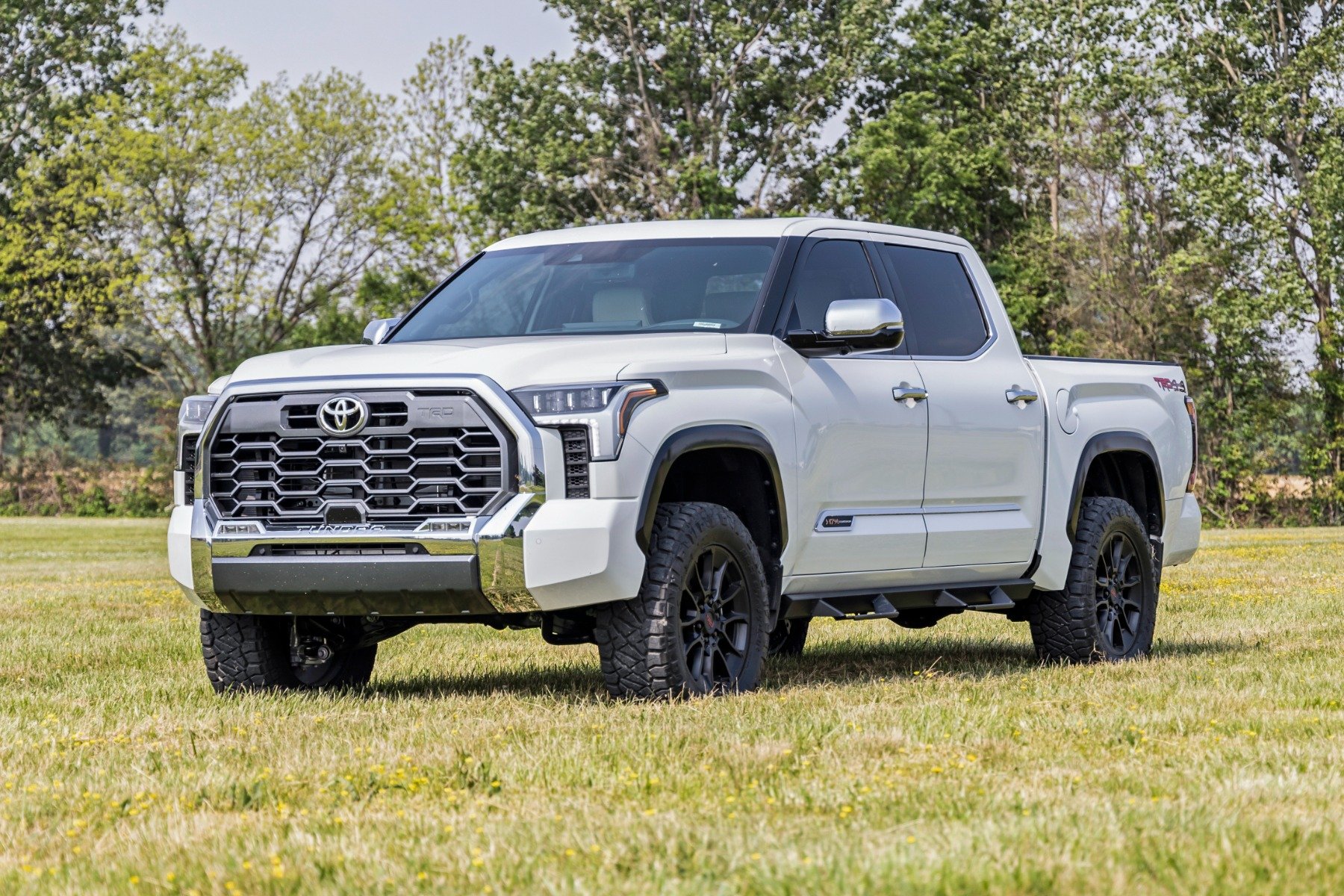 View build 1.75 Inch Leveled 2022 Toyota Tundra | Rough Country