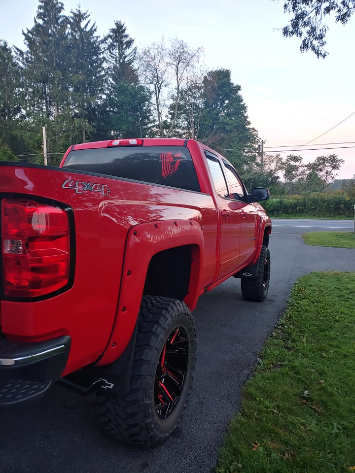 View build 7 Inch Lifted 2017 Chevy Silverado 1500 4WD | Rough Country